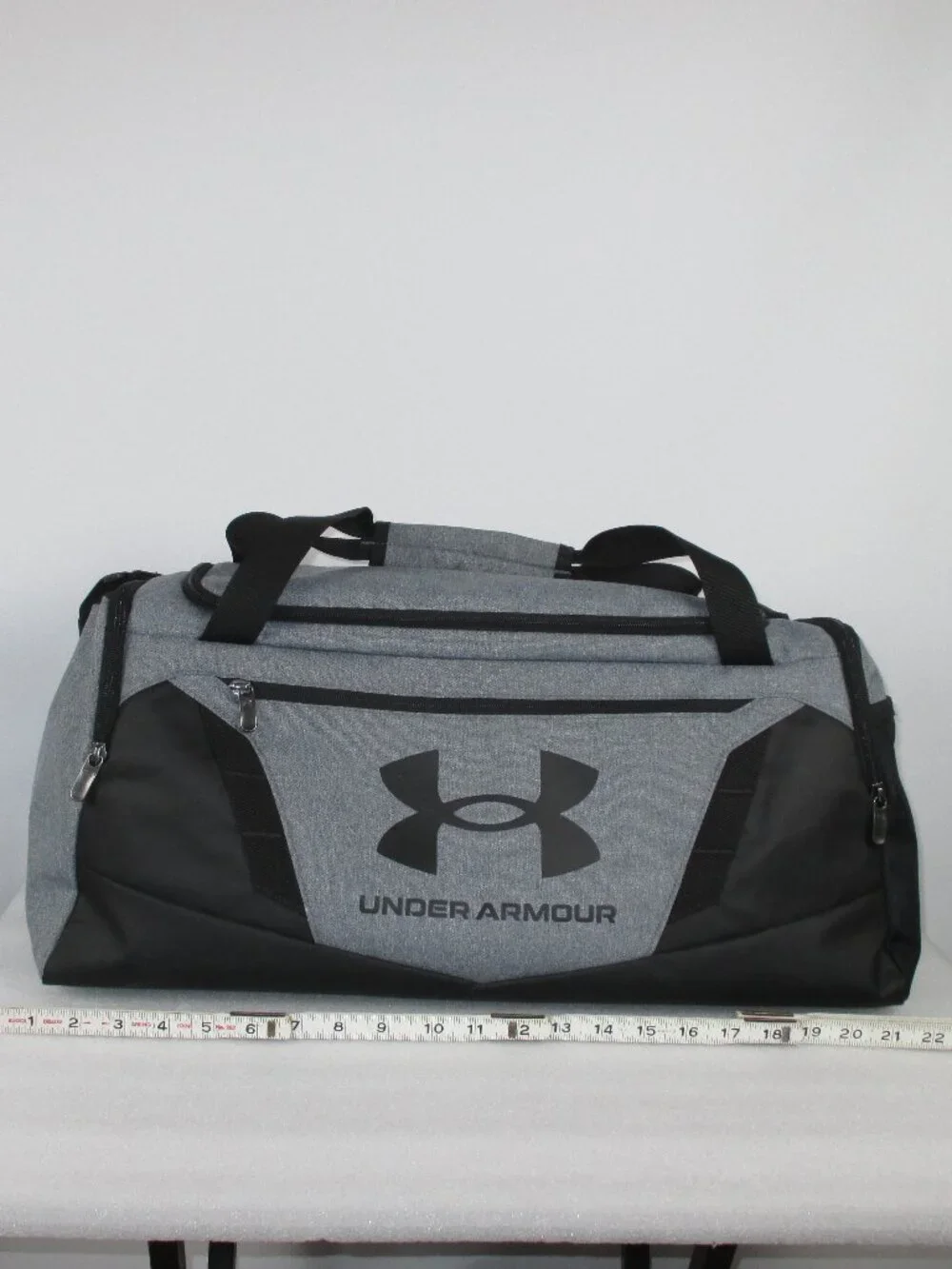 UNDER ARMOUR 